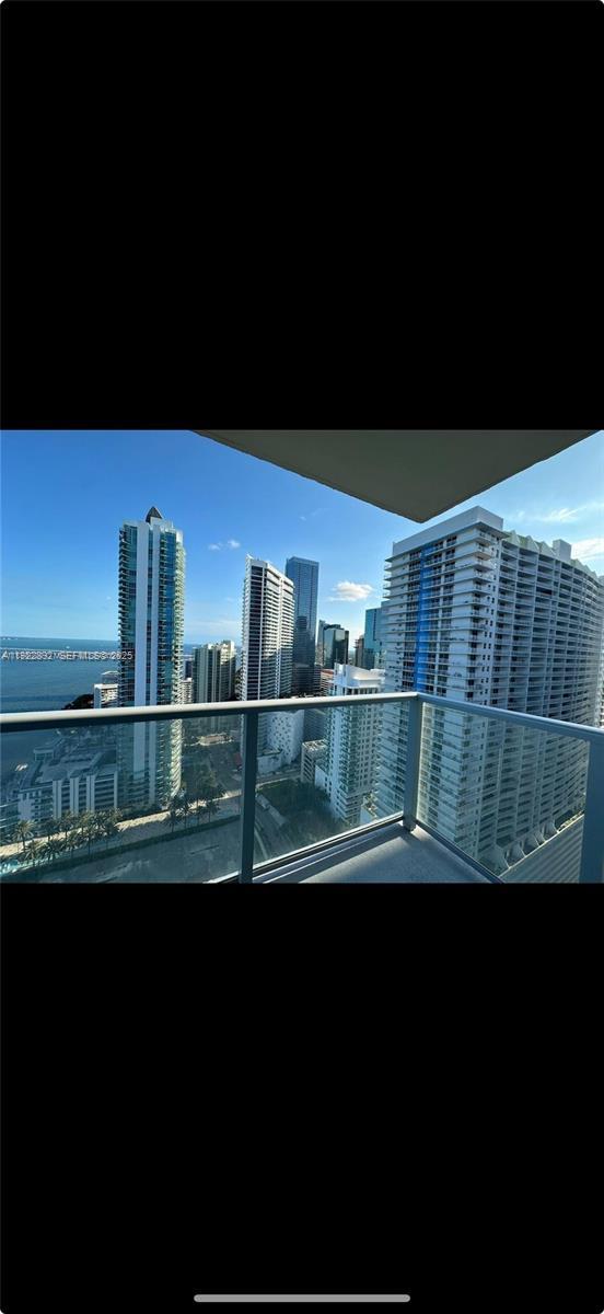 Building Photo - 1155 Brickell Bay Dr