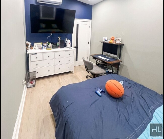 Building Photo - 3rd avenue