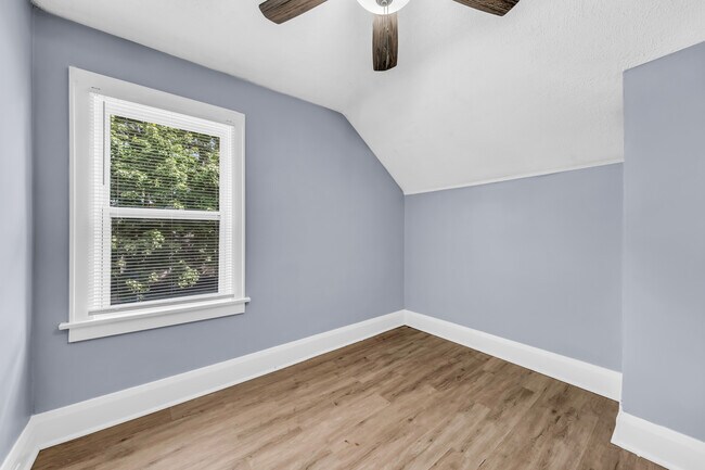 Building Photo - 1903 Tonawanda Ave