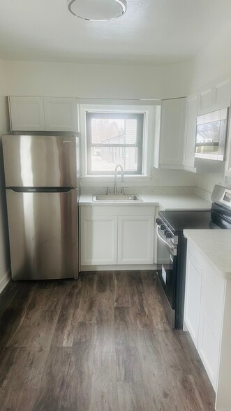 Kitchen - N49W5593 Portland Rd