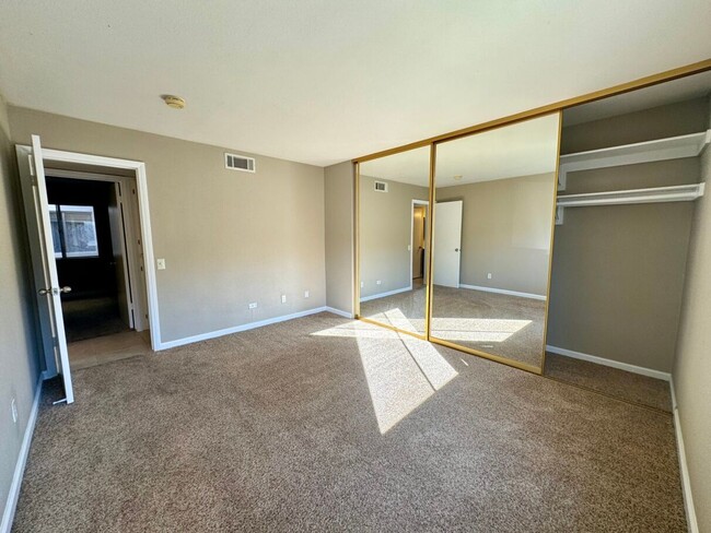 Building Photo - *** Move-In Special*** Luxury Living at Wa...