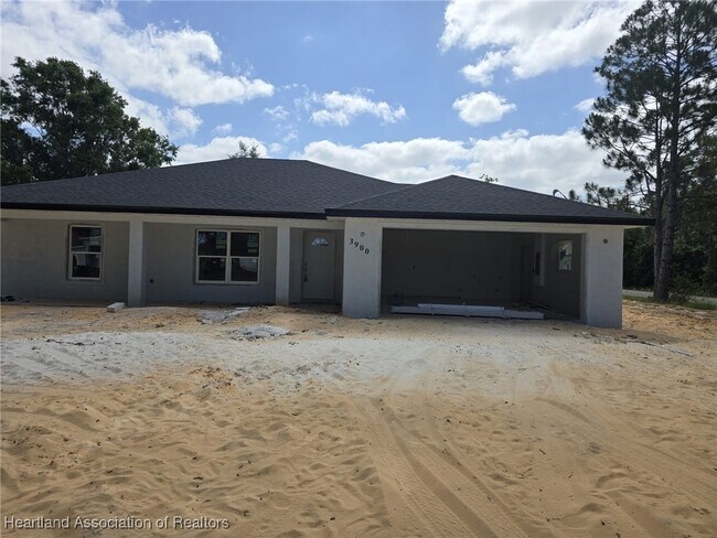 Primary Photo - 3900 Mendoza Ave