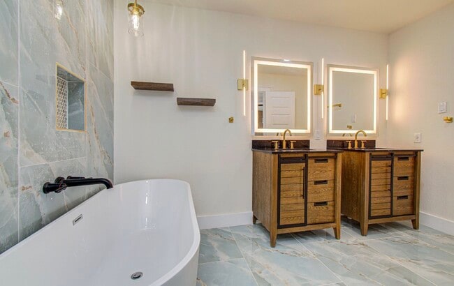 Building Photo - 14231 Misty Meadow Ln