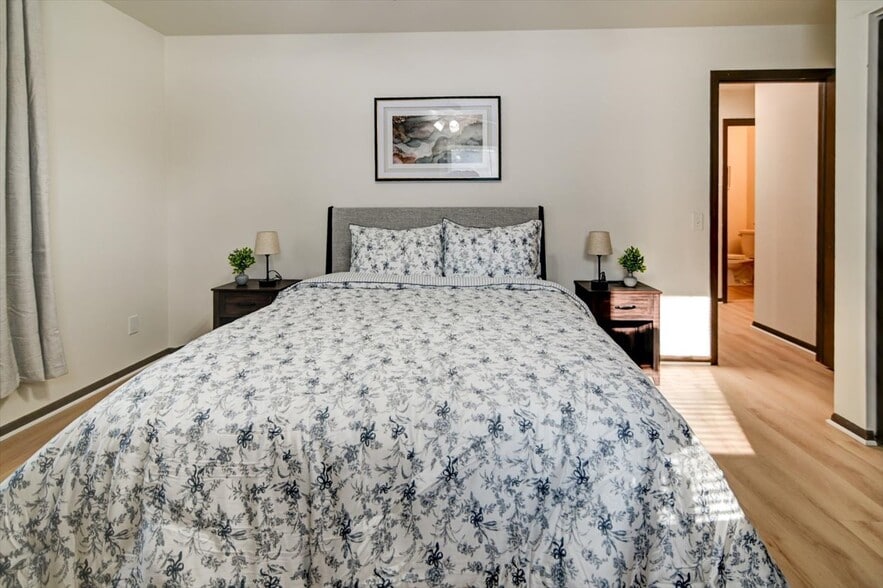 Building Photo - 7203 Fortune Dr