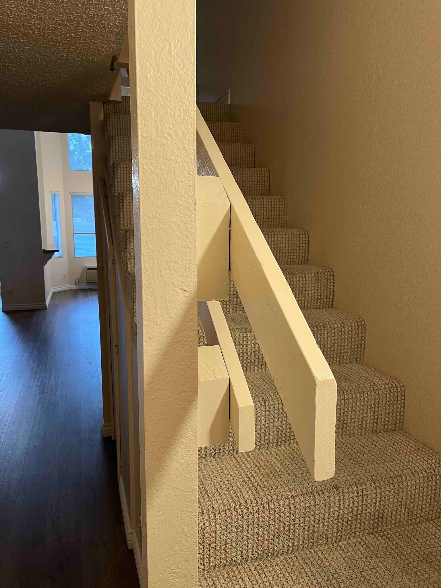 carpeted stairs to loft - 616 Veteran Ave