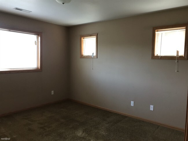 Building Photo - 2 br, 1 bath Condo - 2710 10th St 2710 Nor...