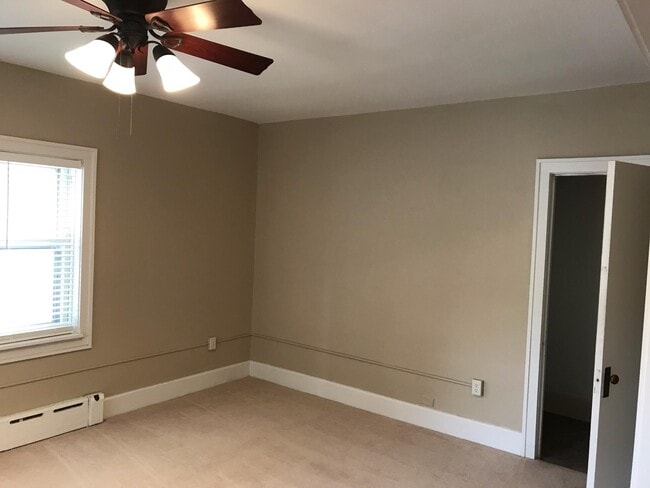 Building Photo - 812 E State St