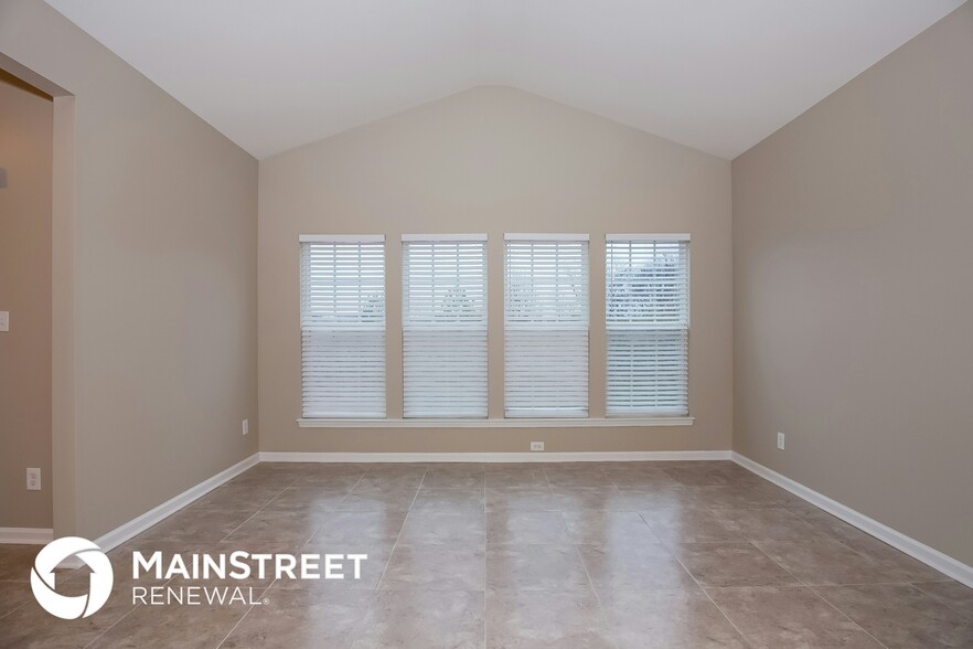 Building Photo - 5039 Sunburst Ln