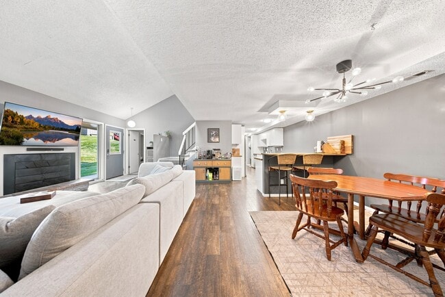 Building Photo - 2133 Tamarin Trail