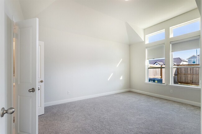 Building Photo - 2219 Grapewood Ln