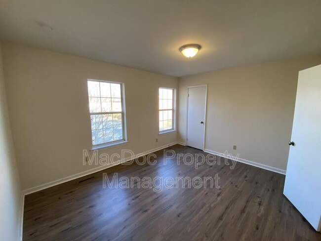 Building Photo - 16128 Clarence Ct