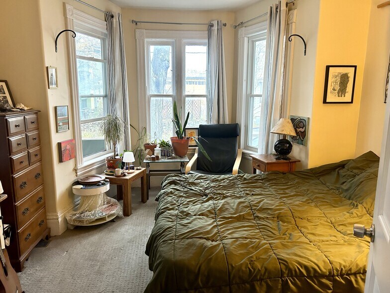 Building Photo - 22 Decatur St