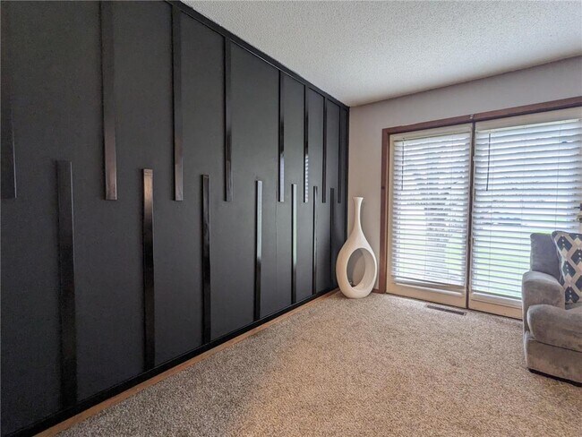 Building Photo - 1205 63rd Ln