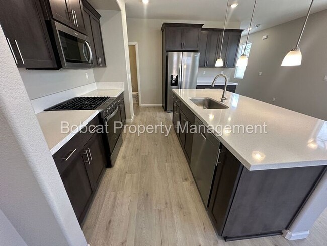Building Photo - 864 Furlong Dr