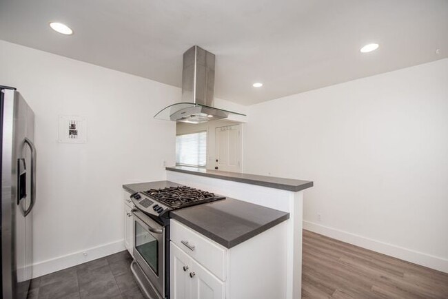 Building Photo - East Side Gem