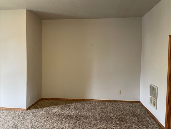 Building Photo - M1614 #1-3