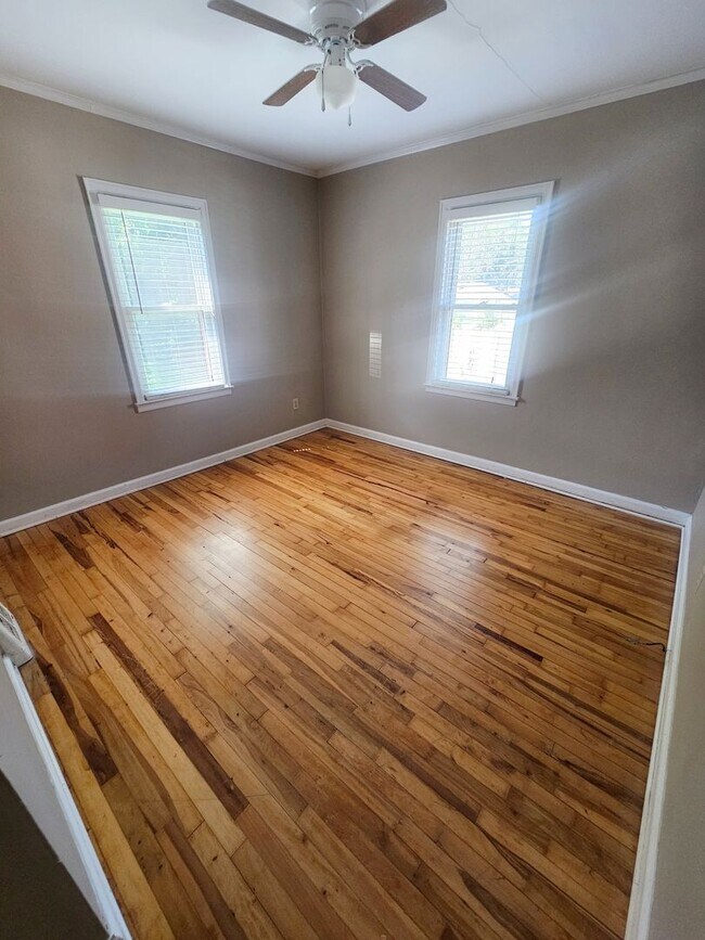 Building Photo - 5824 Grand Ave