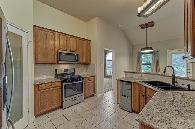 Building Photo - 8007 N Tarrytown Crossing Dr