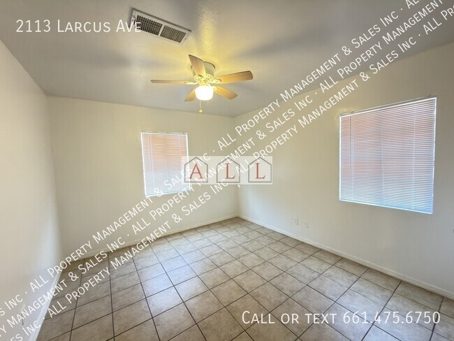 Building Photo - 2113 Larcus Ave