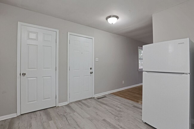 Building Photo - 4691 Janis Dr