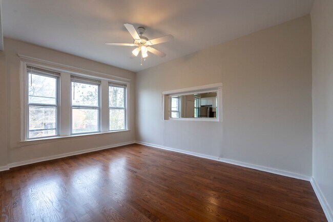 Building Photo - Spacious, Renovated 3 Bedroom 1 Bathroom