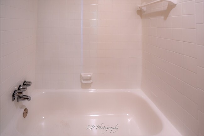 Building Photo - 12500 Sandpiper Dr