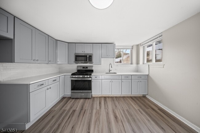 Building Photo - 339 N 6th St