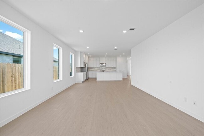 Building Photo - 16618 Golden Harvest Dr