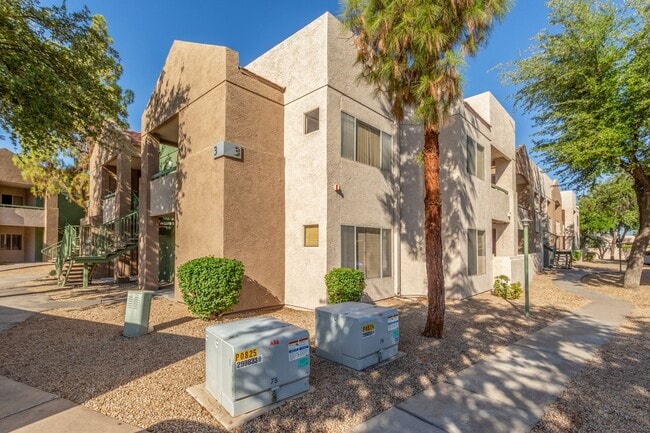 Building Photo - 2 Bedroom 2 Bathroom Condo- Downtown Gilbert