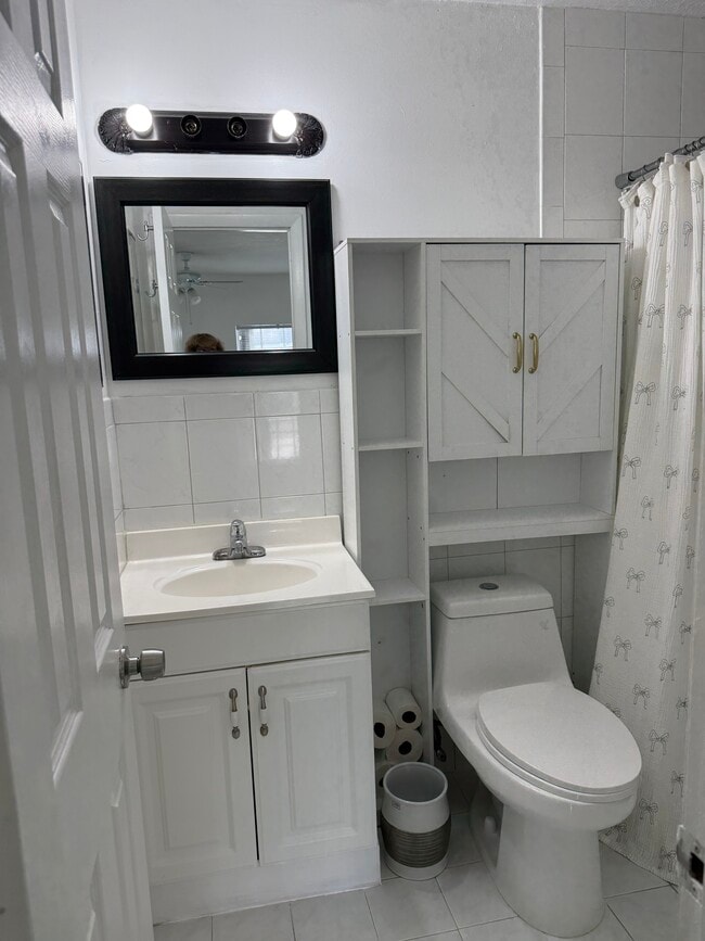 Building Photo - 7805 SW 129th Ct