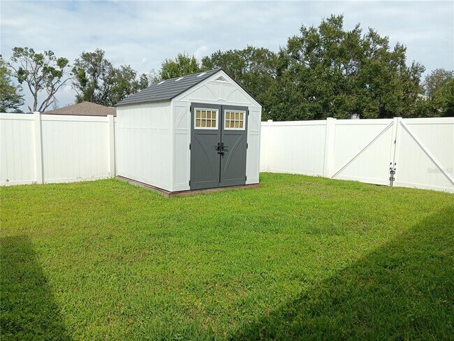 Building Photo - 1929 Arvis Cir E