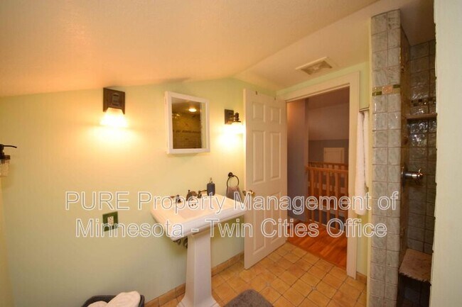 Building Photo - 4201 2nd Ave S