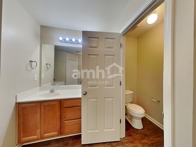 Building Photo - 2313 Worrall Hill Dr