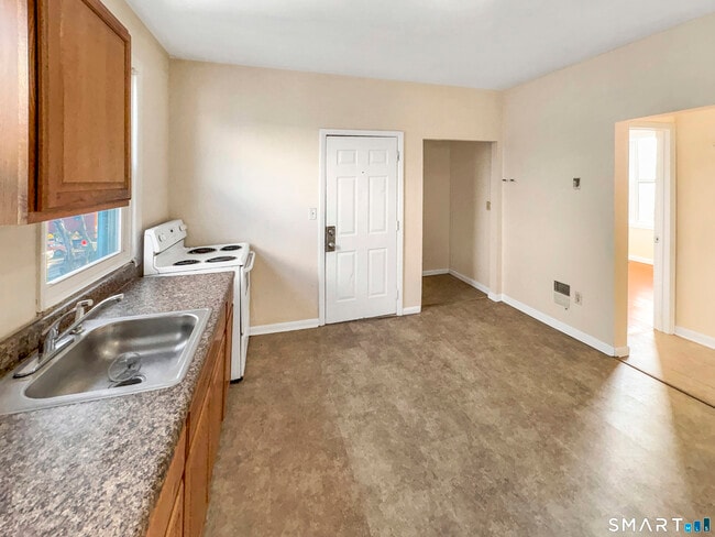 Building Photo - 34 Wolcott St