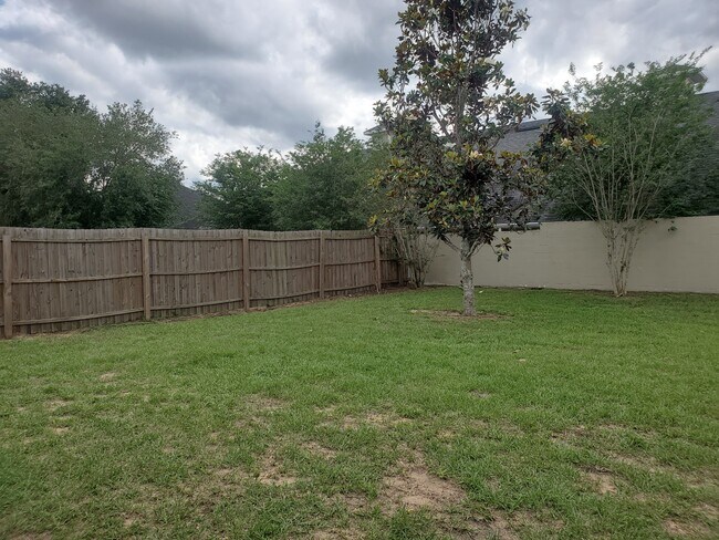 Building Photo - 921 Westwinds Dr