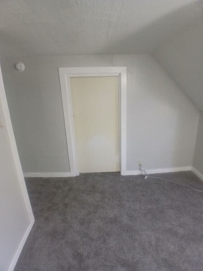 Building Photo - 1719-1719 1/2 W Adams St