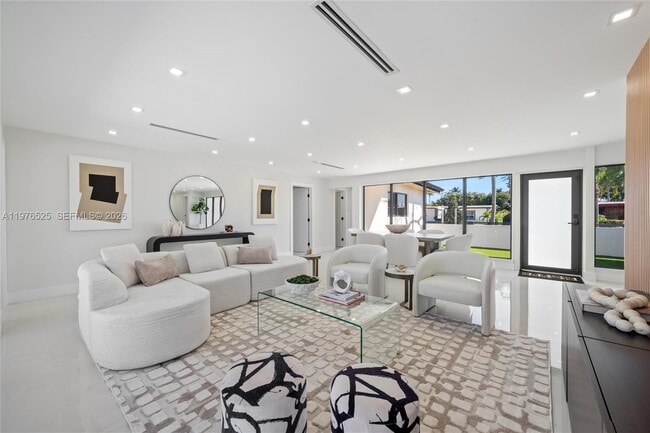 Building Photo - 1931 NE 186th Dr