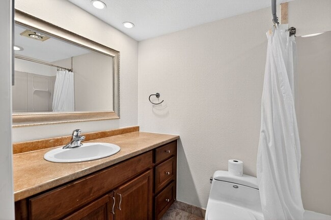 Building Photo - 770 Quince Cir