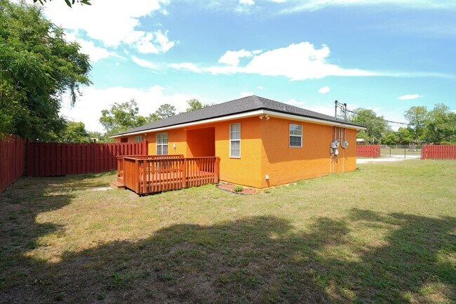Building Photo - 3178 N Ridge Rd