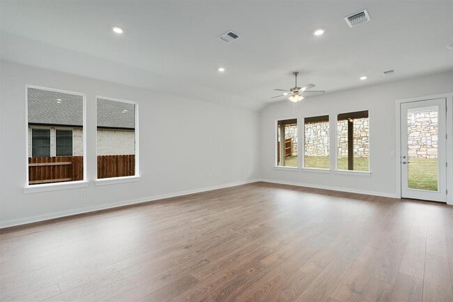 Building Photo - 305 Barton Run Dr