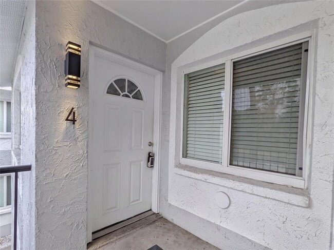 Building Photo - 1090 Cocoanut Ave