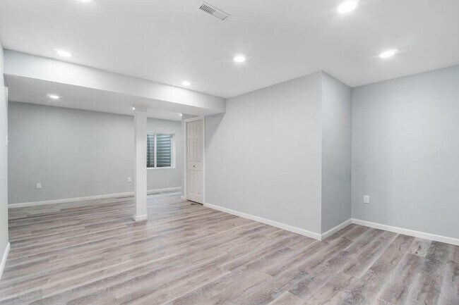 Building Photo - 128 Harper Ln