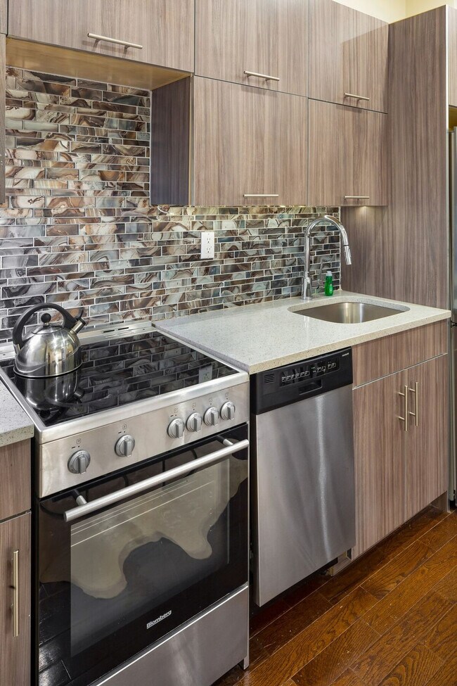 Building Photo - 417 E 61st St