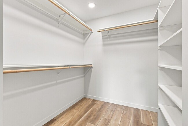 Building Photo - 17697 Angeline Ave NE