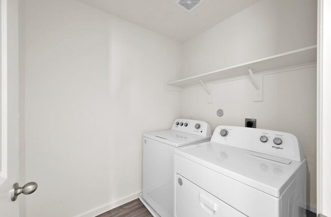 Building Photo - For Lease | 3 Bed, 2 Bath |1,605 Sq Ft | Chapel Run Community |