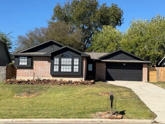 Building Photo - 11980 La Salle River Rd