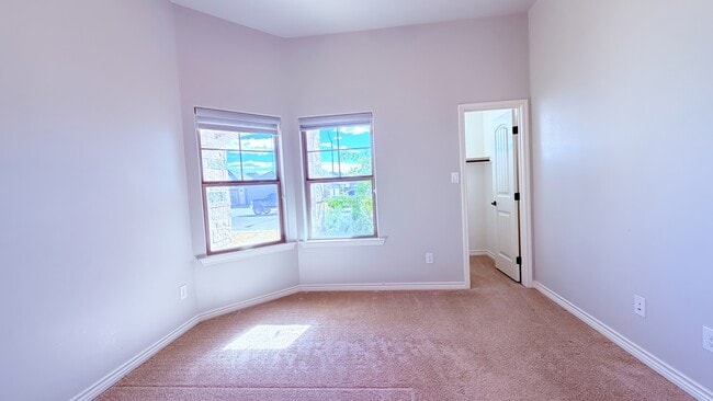 Building Photo - 1617 Twin Falls Dr