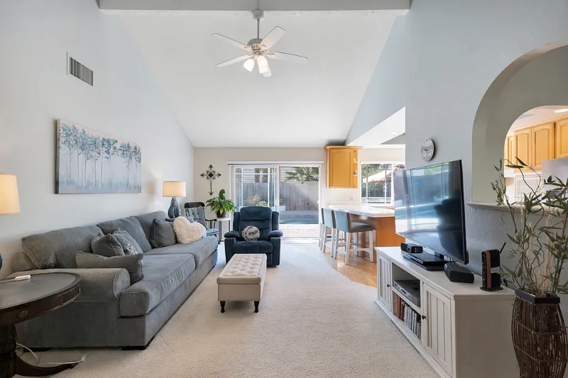 Building Photo - 2802 E Sierra Dr