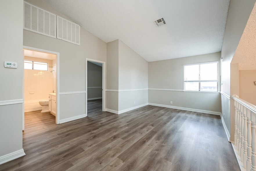 Building Photo - 7462 Puritan Ave