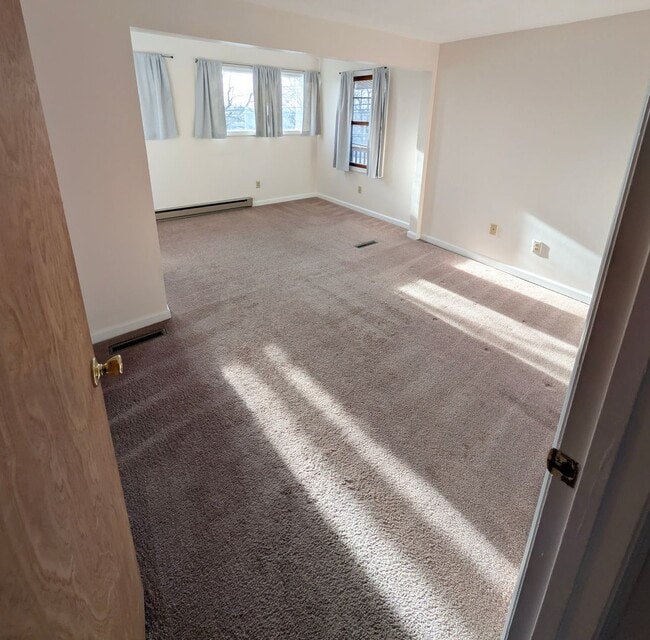 Building Photo - 1320 N Main St